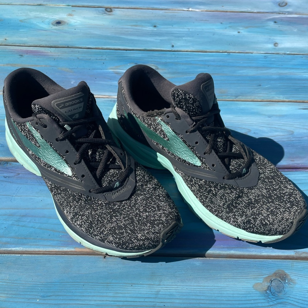 BROOKS DNA Running Sneakers